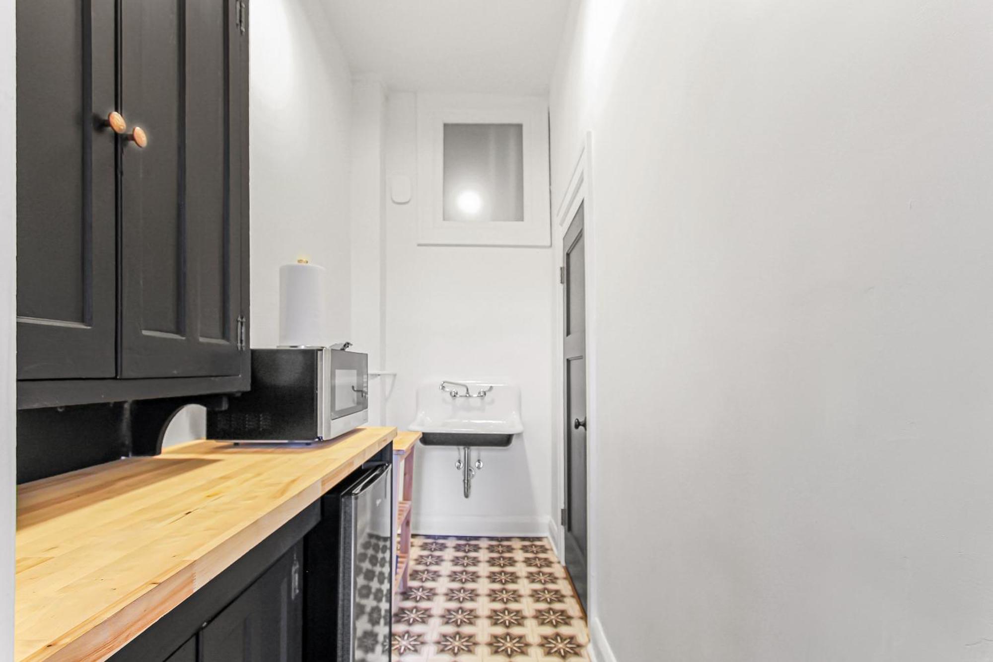 Library Square Suites Толедо Екстер'єр фото