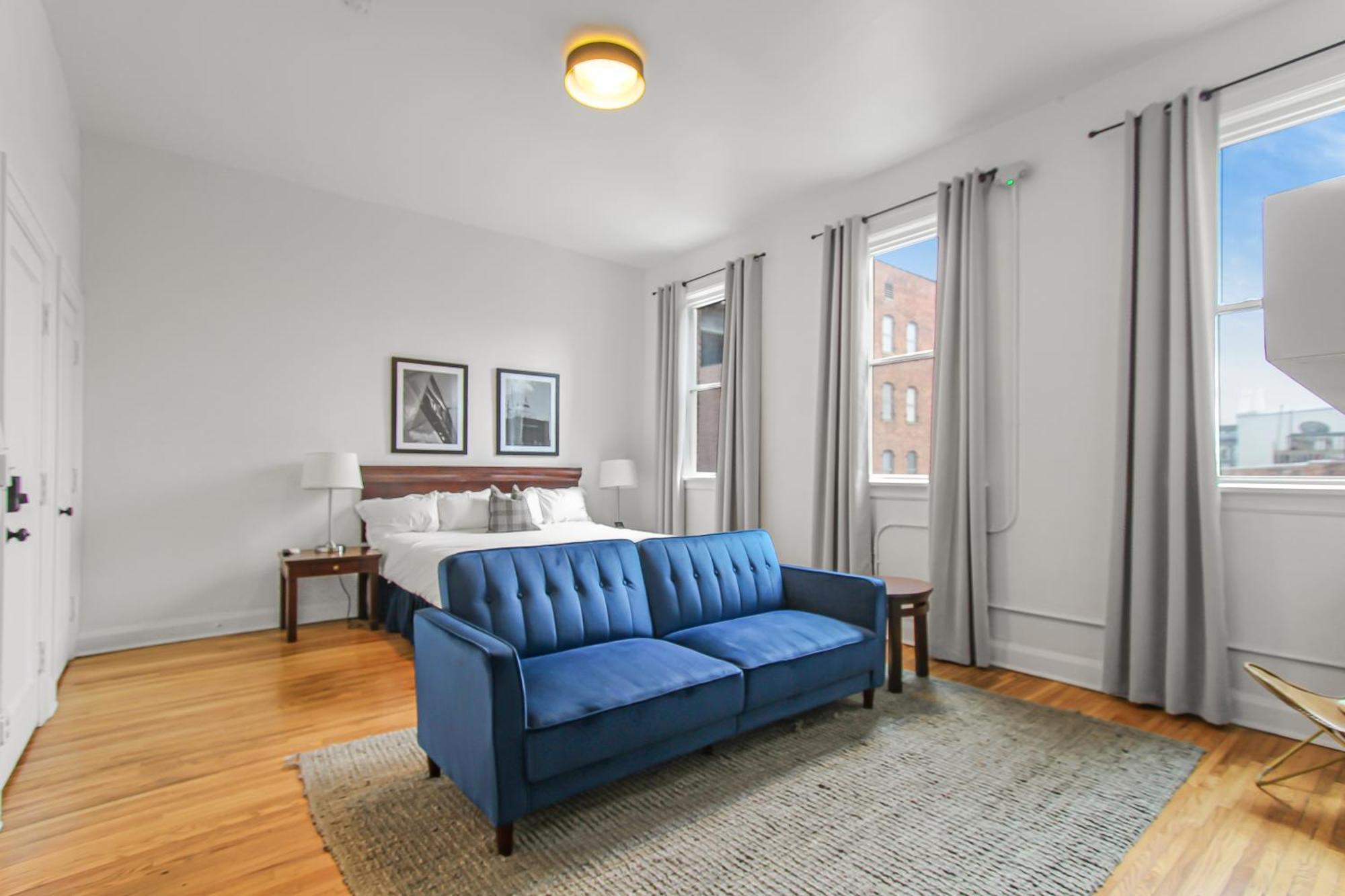 Library Square Suites Толедо Екстер'єр фото