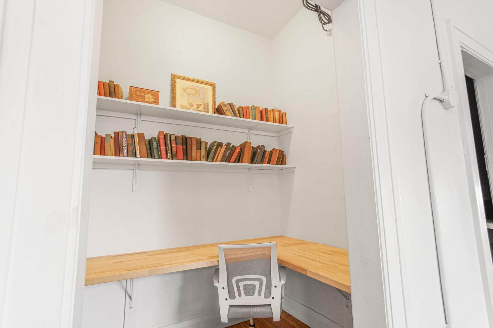 Library Square Suites Толедо Екстер'єр фото