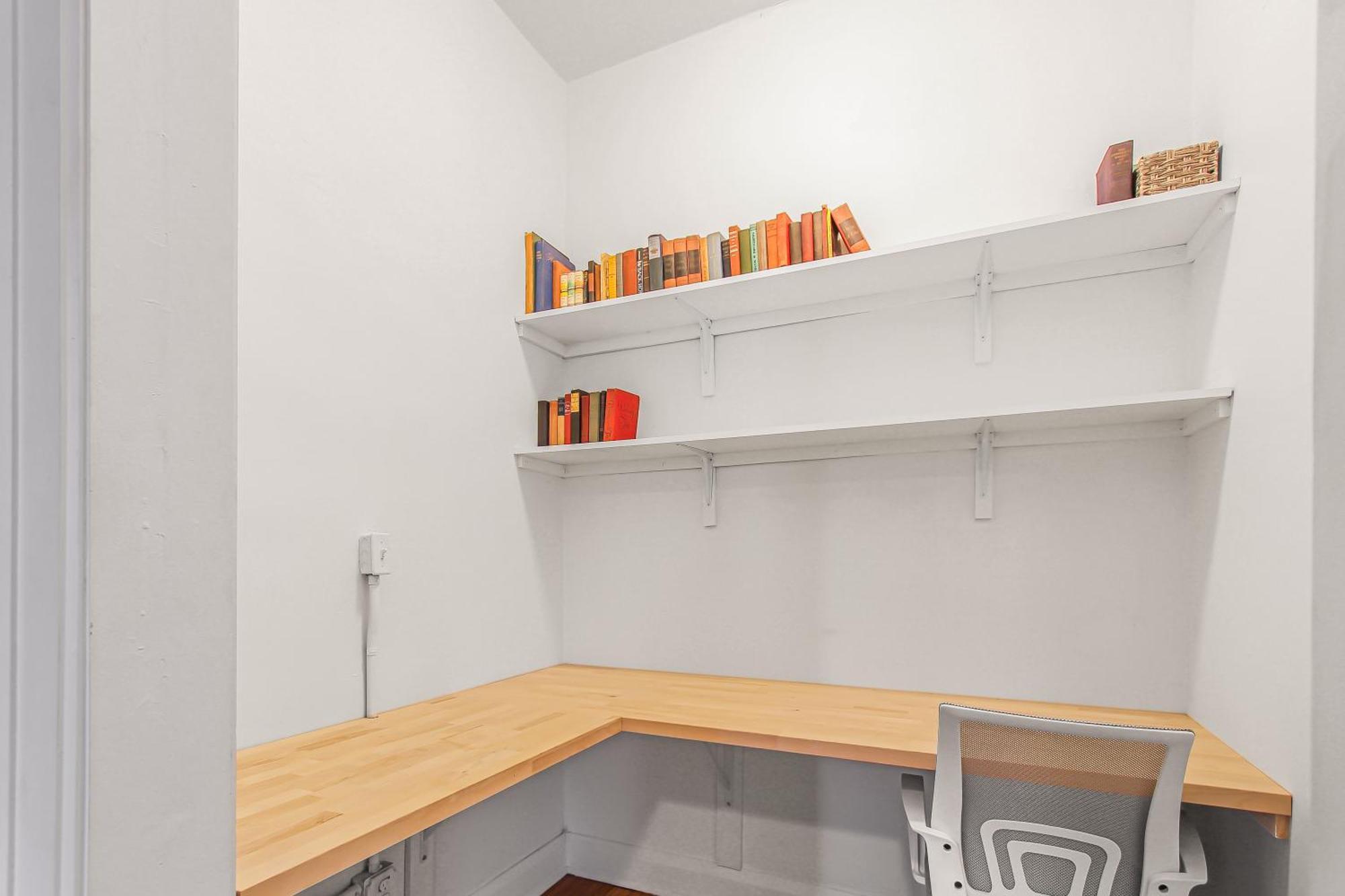 Library Square Suites Толедо Екстер'єр фото