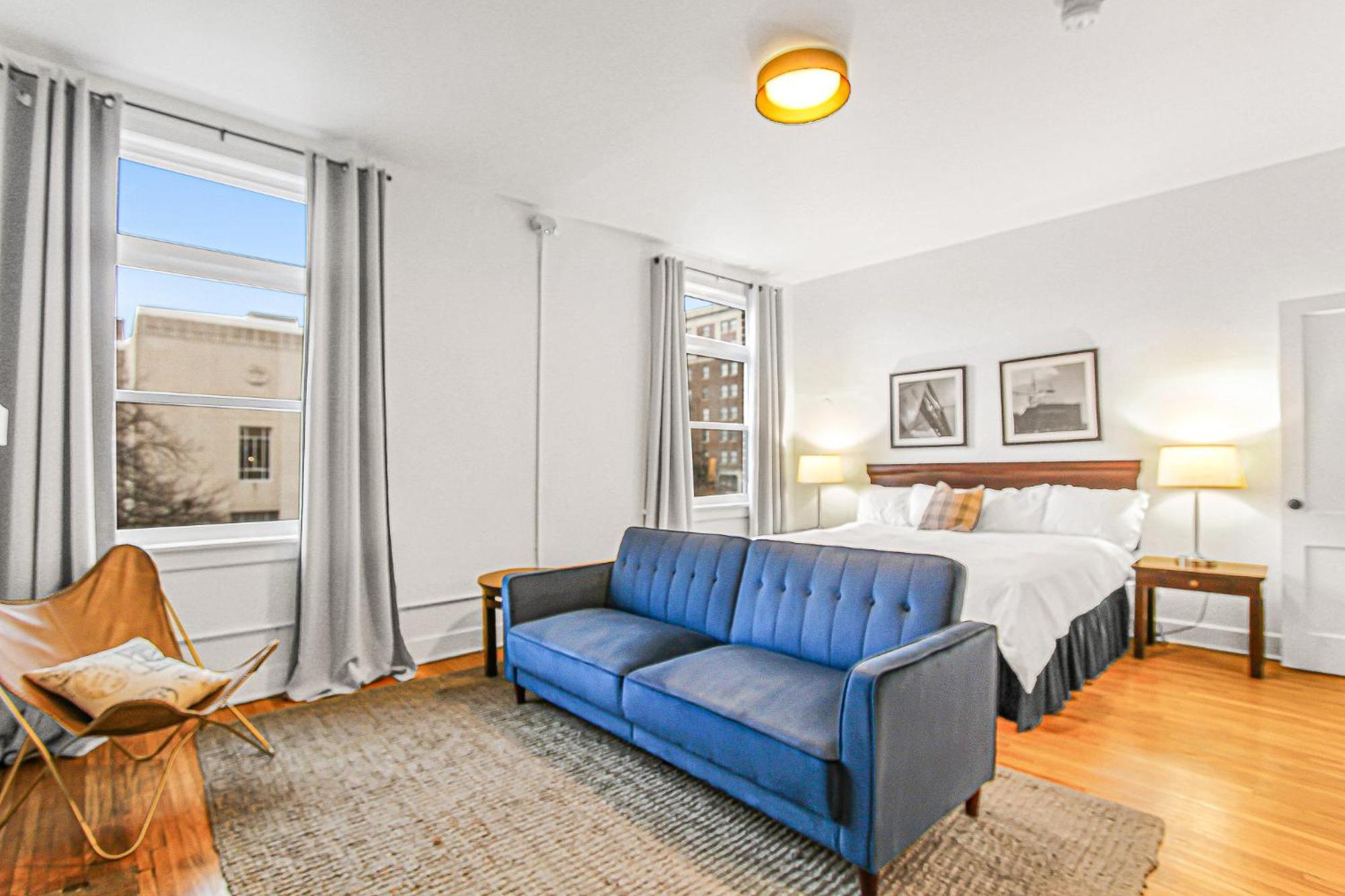 Library Square Suites Толедо Екстер'єр фото