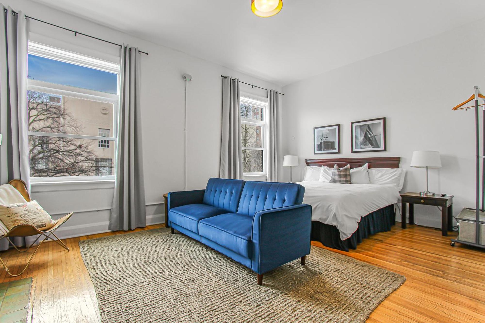 Library Square Suites Толедо Екстер'єр фото